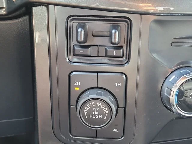 Used 2022 Gray Ford XLT image 30