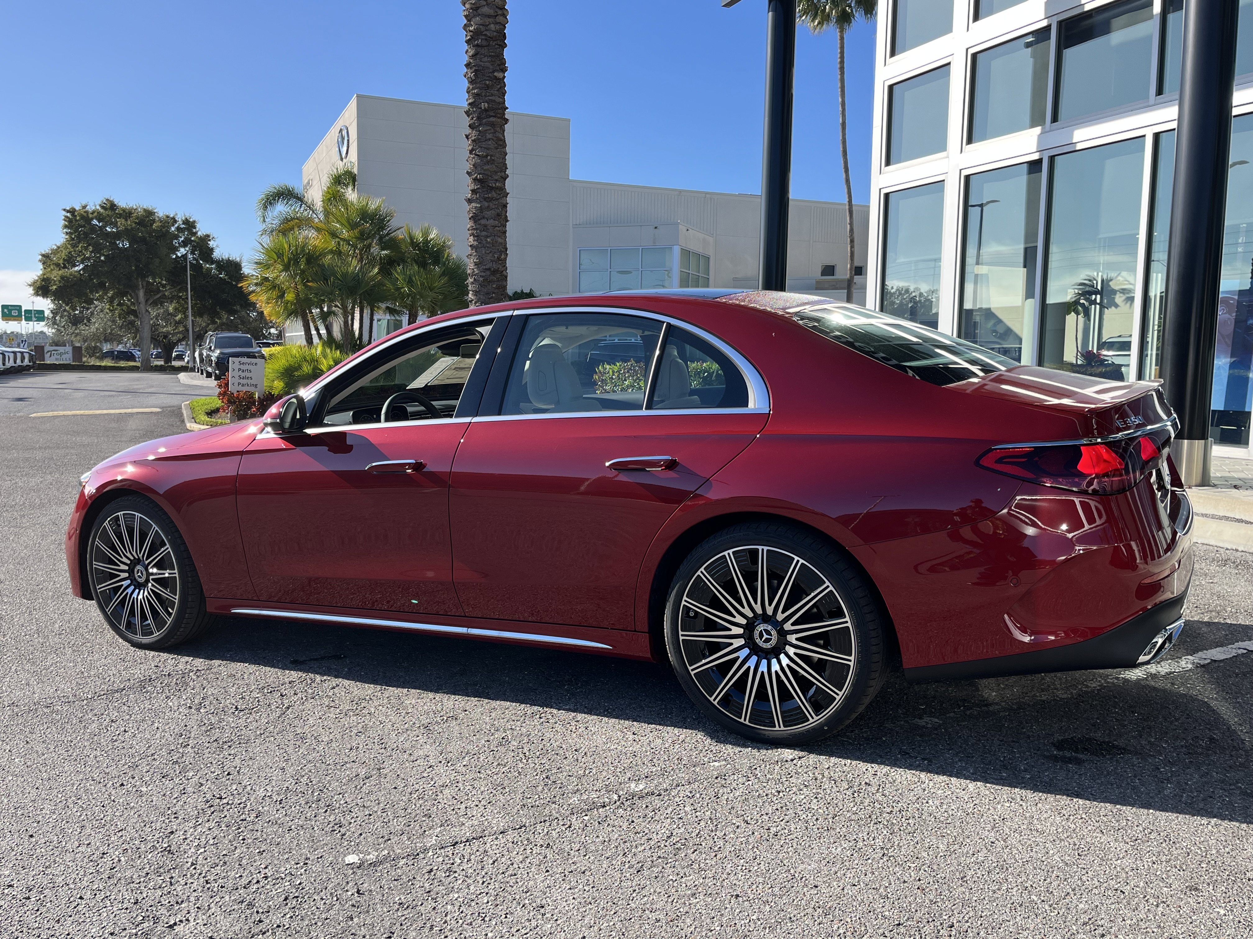 New 2026 MANUFAKTUR Patagonia Red Mercedes-Benz E 350 image 4