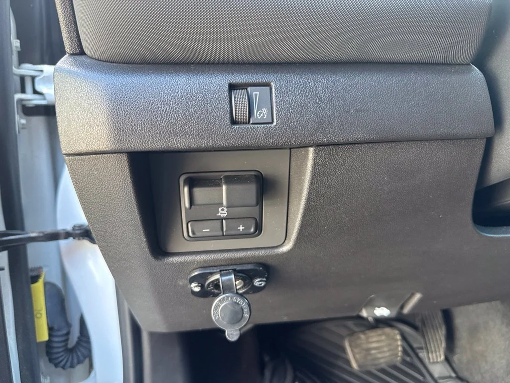 Used 2023 Summit White Chevrolet Z71 image 30