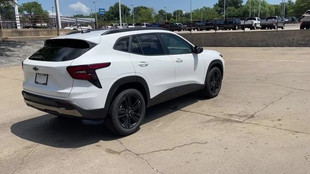 New 2026 Summit White Chevrolet ACTIV image 8