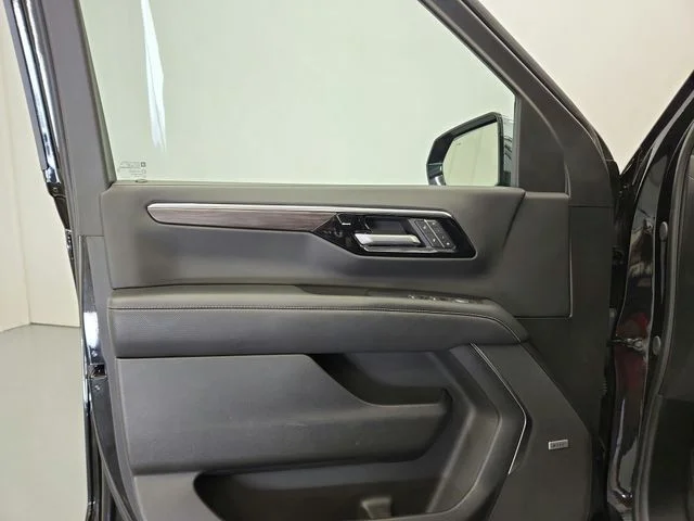 Used 2025 Black Chevrolet Premier image 32