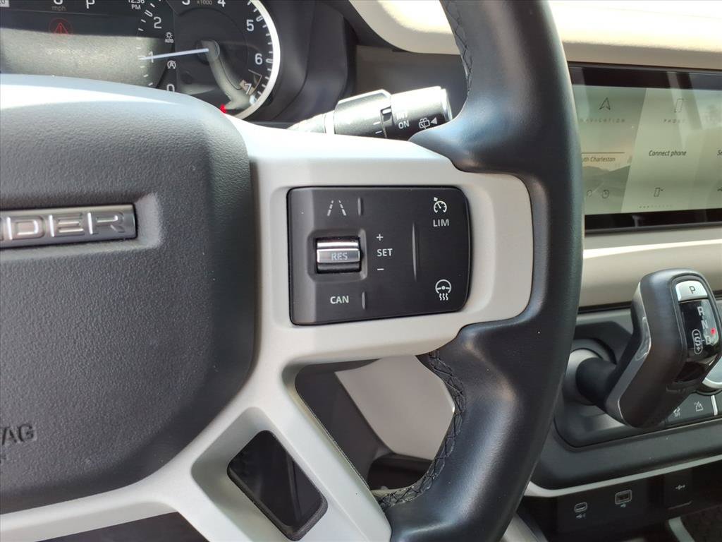 Certified Used 2023 Fuji White Land Rover X-Dynamic SE image 17