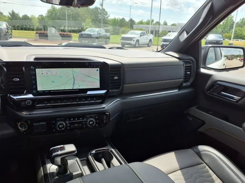 2023 Chevrolet Silverado 1500 ZR2 - Photo 13