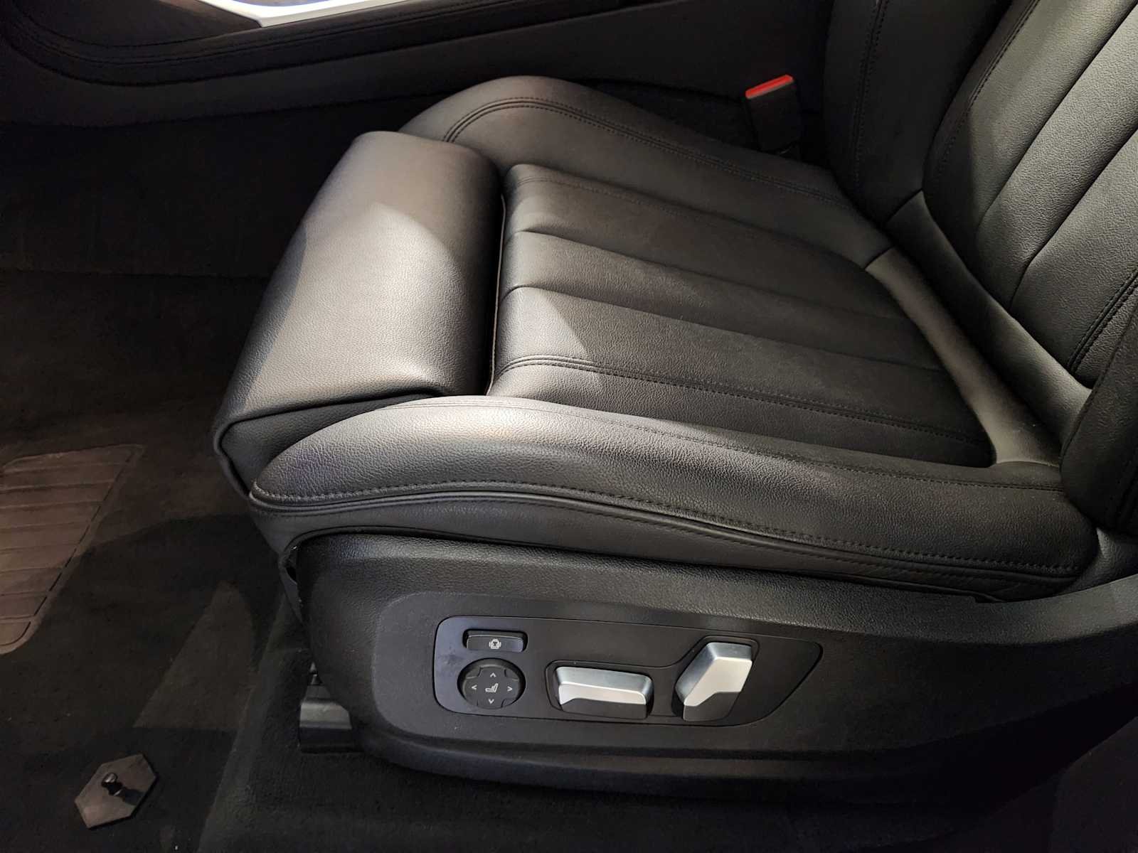 Used 2022 Phytonic Blue Metallic BMW xDrive40i image 25