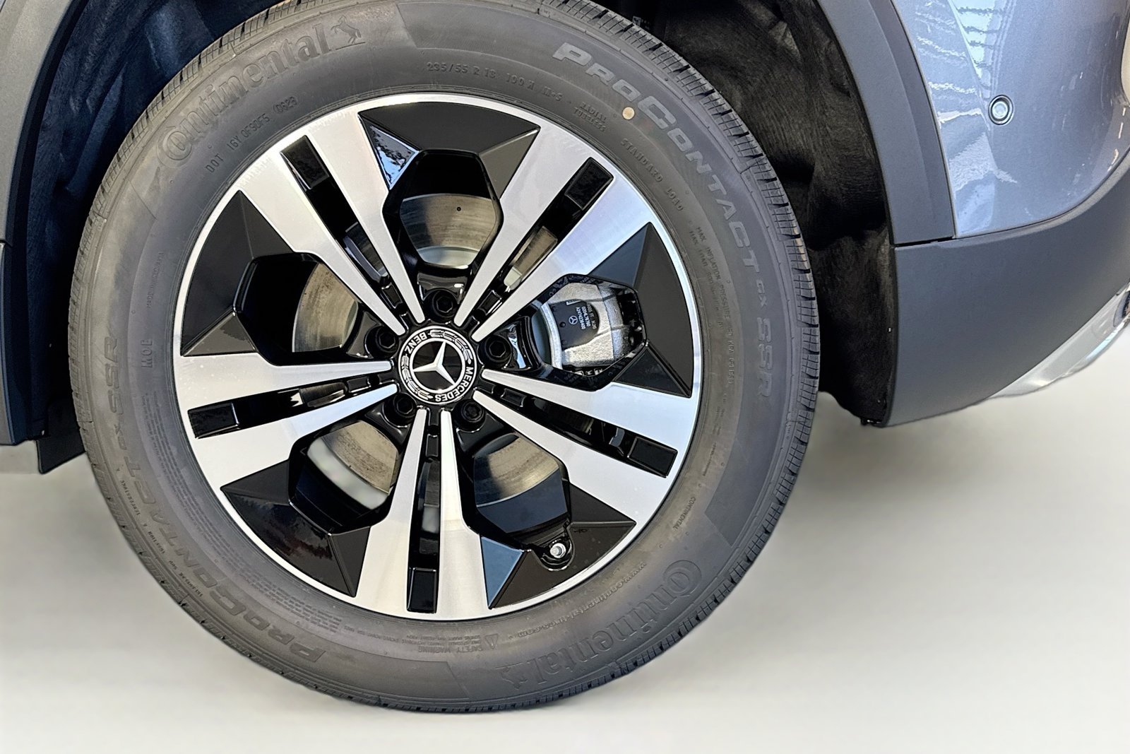 New 2026 Mountain Grey Metallic Mercedes-Benz GLA 250 image 29