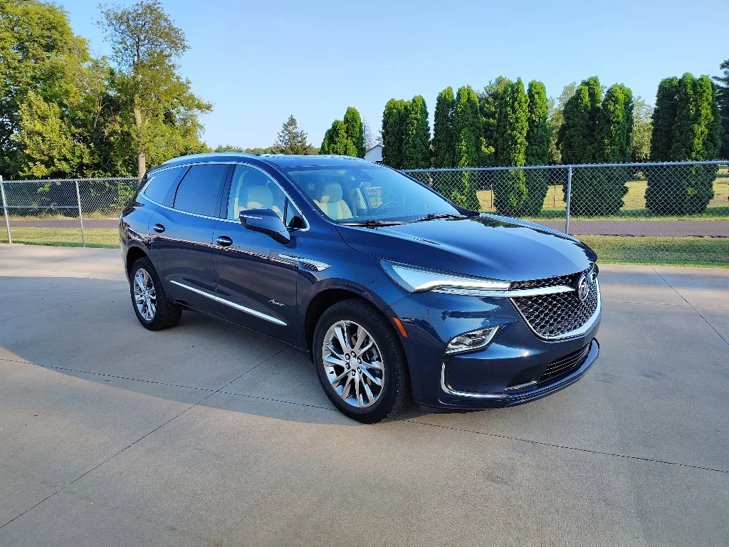 Used 2022 Blue Metallic Buick Avenir image 25