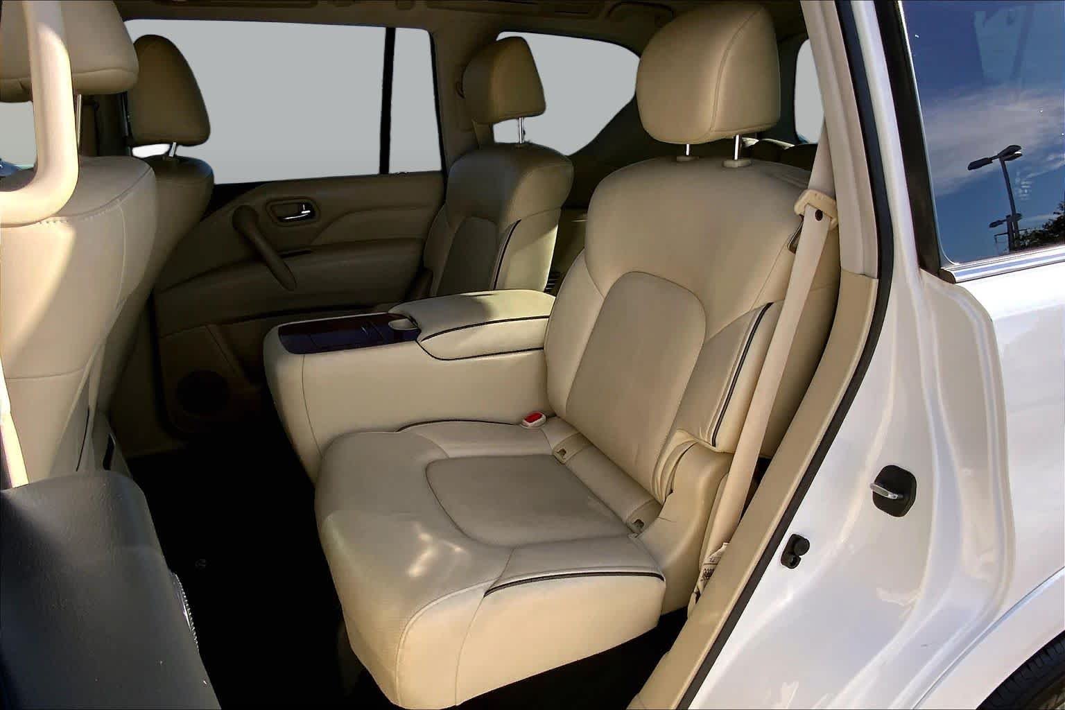 Used 2019 Moonstone White INFINITI LUXE image 21