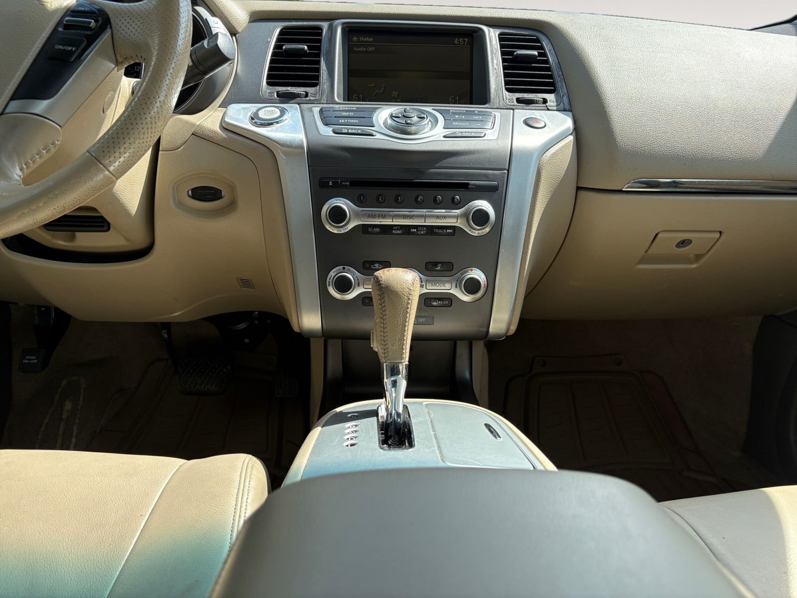 Used 2014 Brown Nissan SL image 11