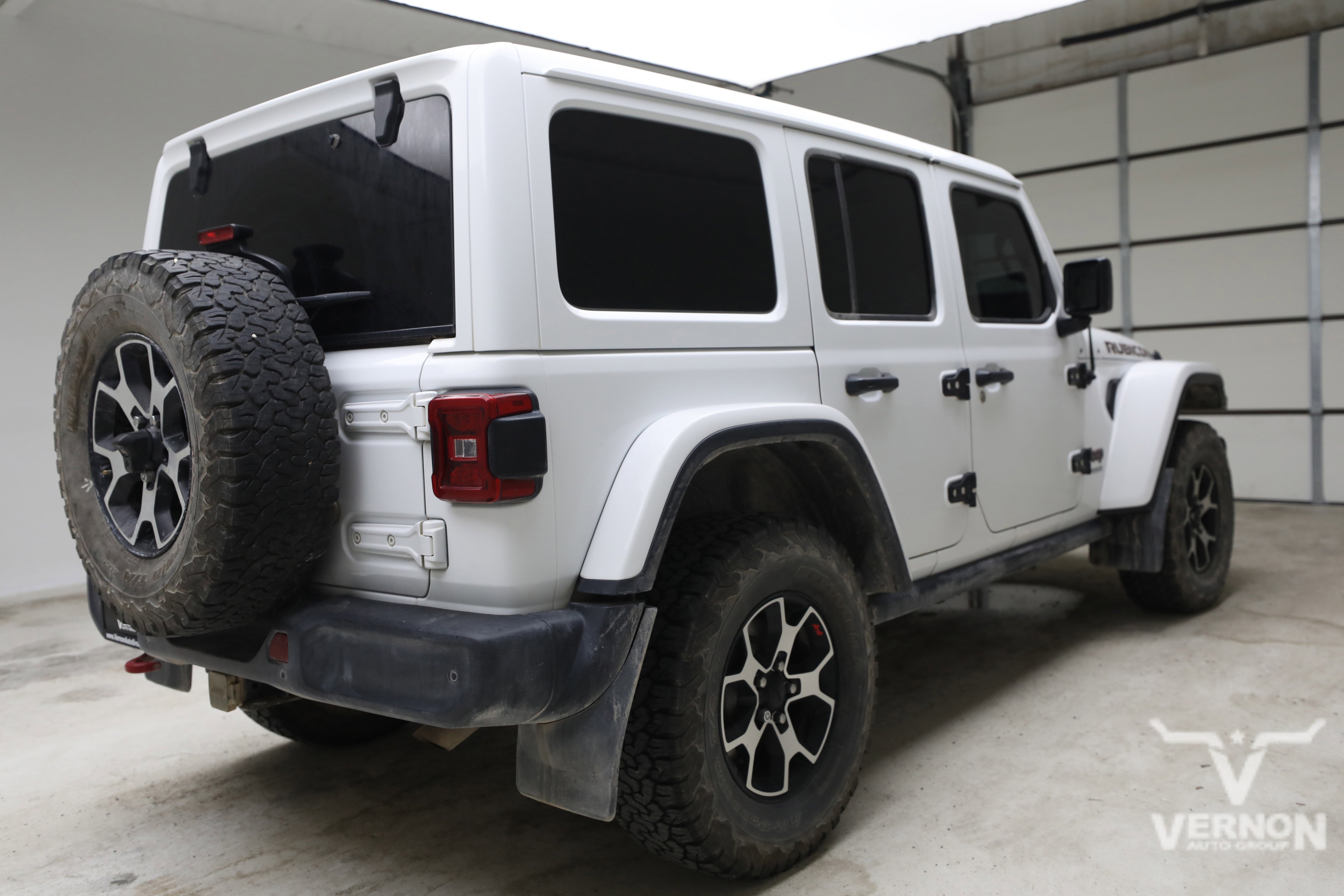 Used 2021 Bright White Clearcoat Jeep Y image 4