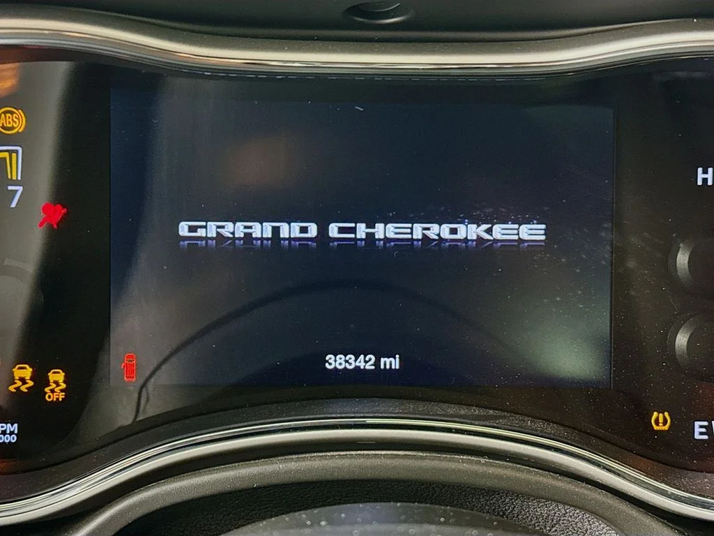 Used 2020 Brown Jeep Summit image 13