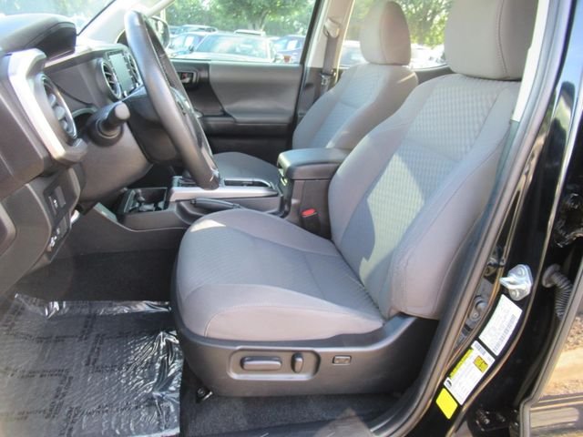 Used 2022 Black Toyota SR5 image 19