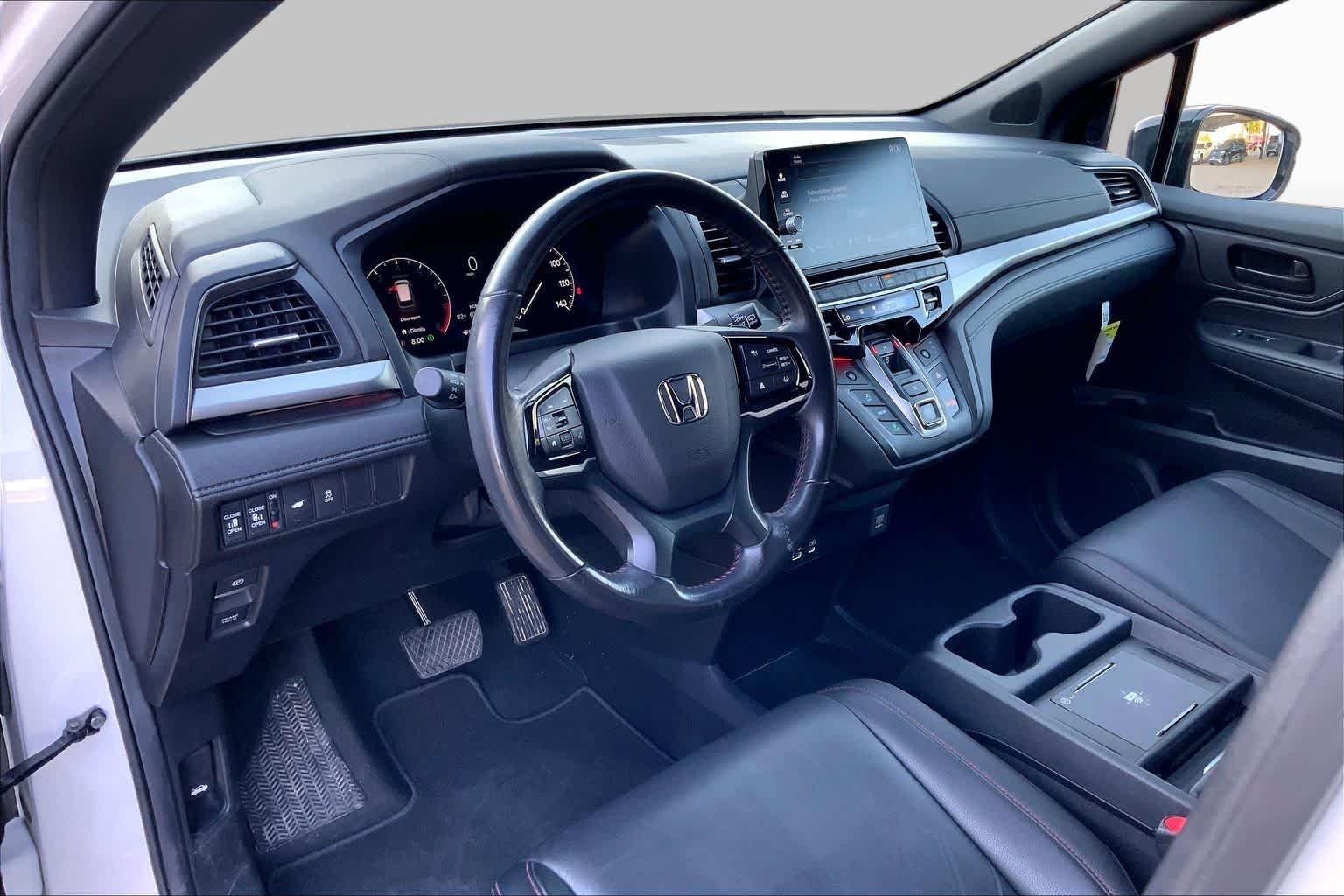 Used 2025 Platinum White Pearl Honda Sport-L image 17