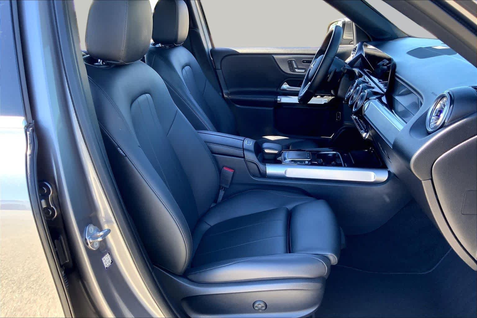 Used 2023 Mountain Grey Metallic Mercedes-Benz GLB 250 image 9