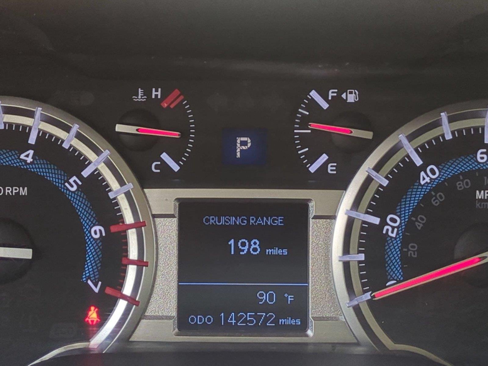 Used 2017 Super White Toyota SR5 image 22