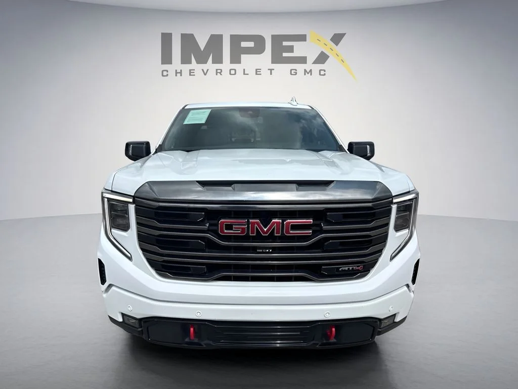 Used 2022 White GMC AT4 image 8