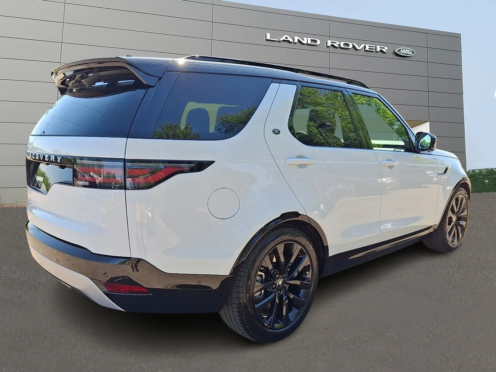 New 2026 Fuji White Land Rover Gemini Edition image 2