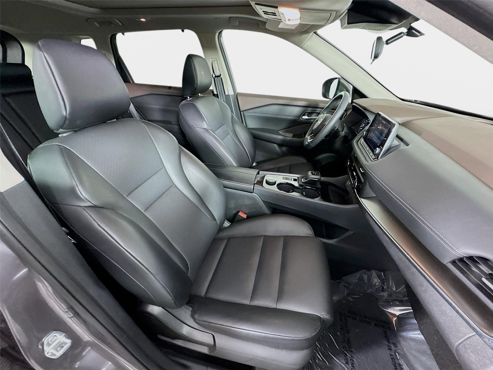 Used 2023 Gun Metallic Nissan SV image 28