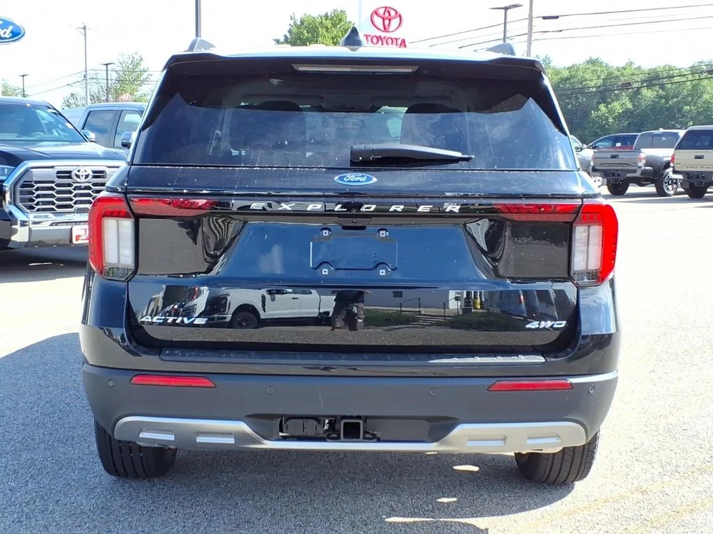 New 2026 Agate Black Metallic Ford Active image 5