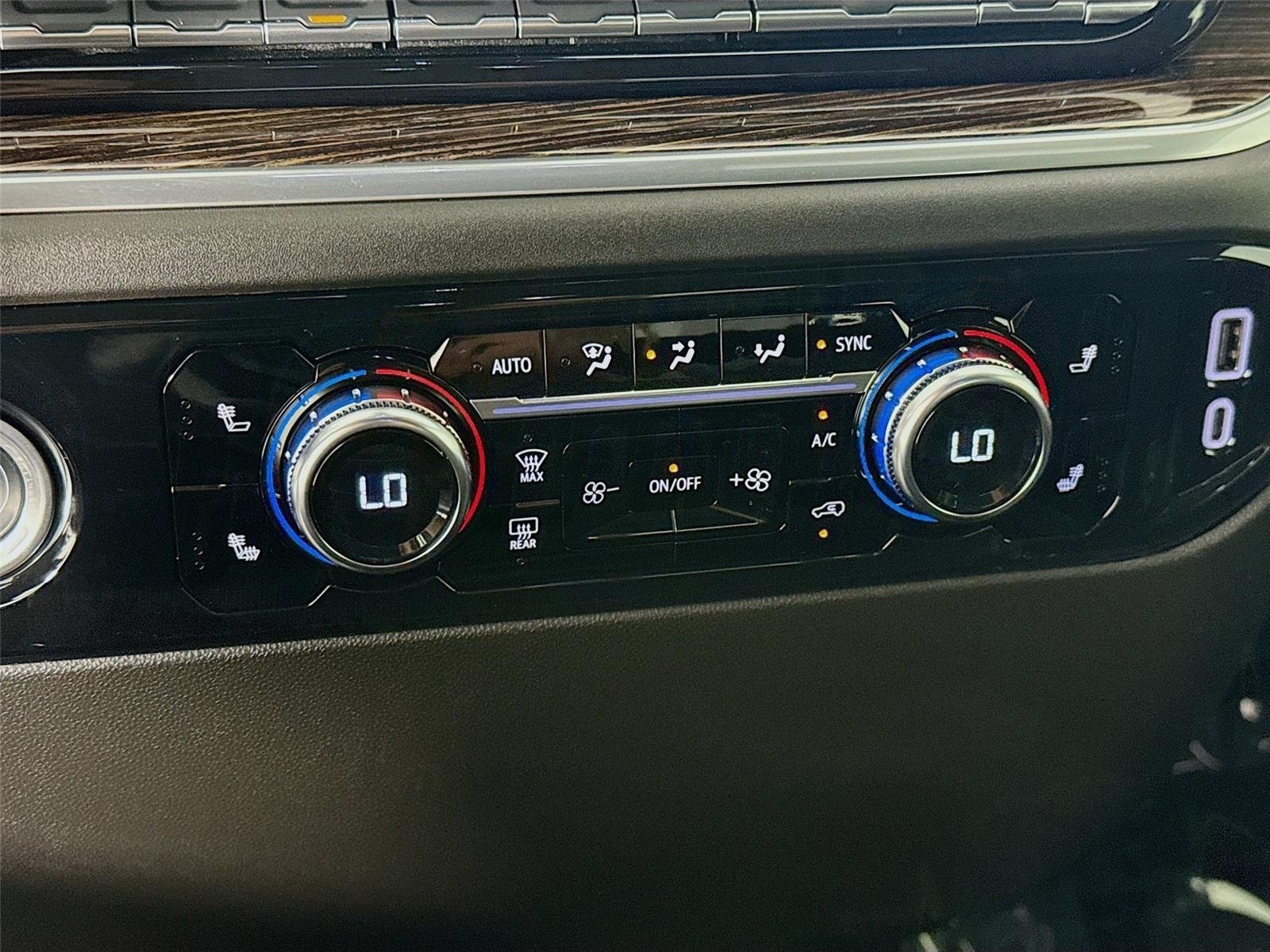 Used 2024 Summit White GMC Elevation image 17