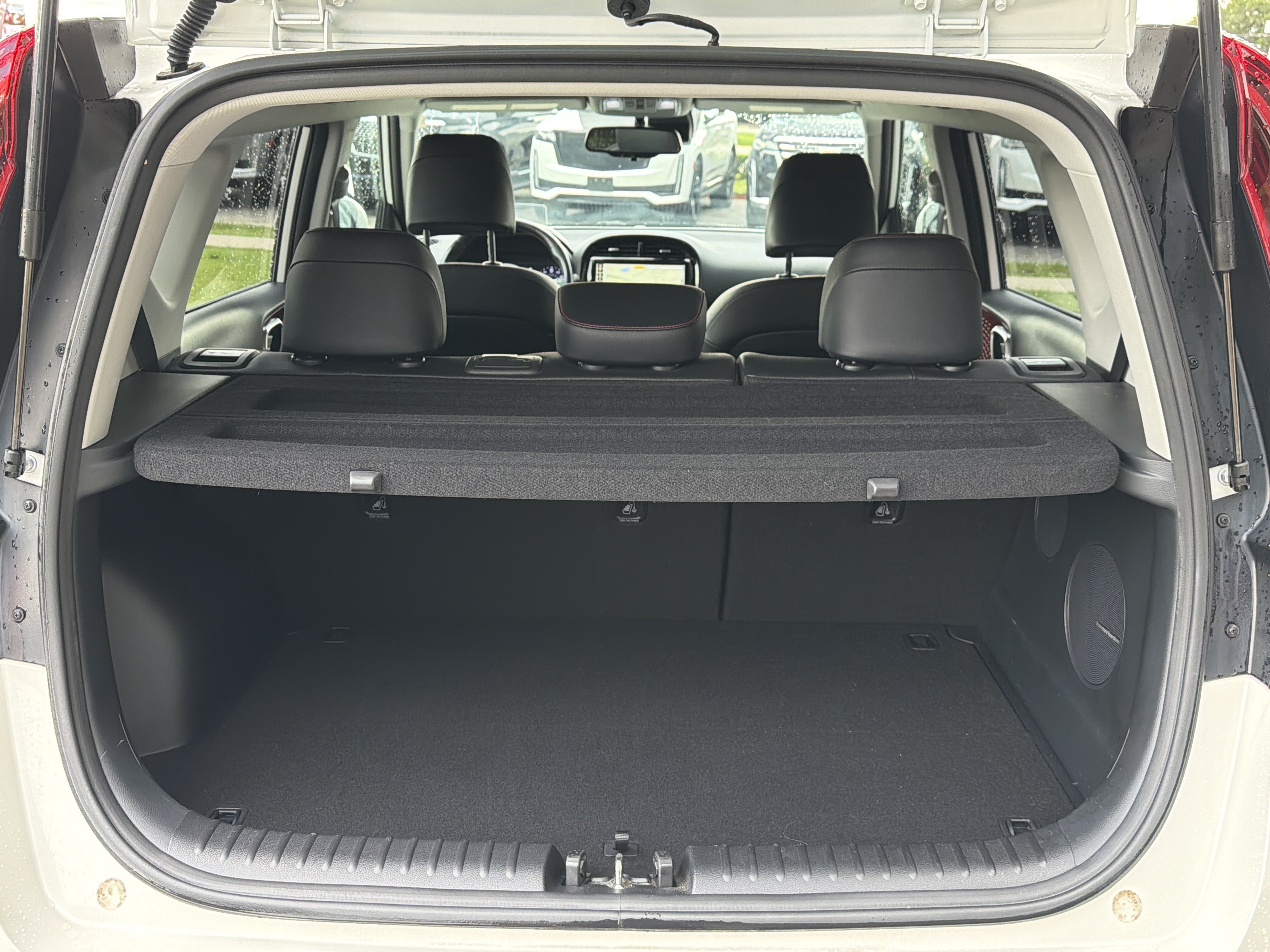 Used 2021 Snow White Pearl Kia Turbo image 11