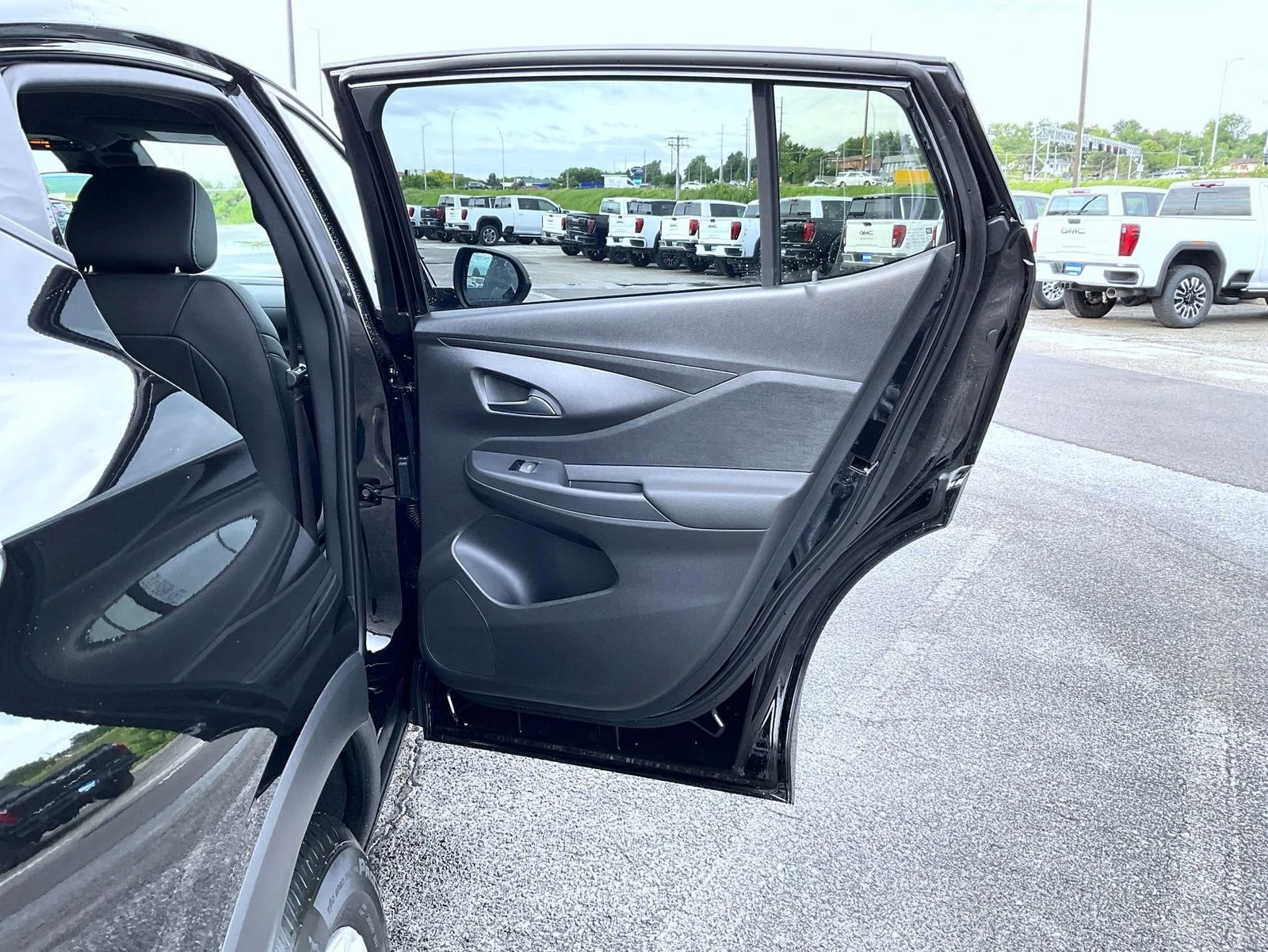 New 2026 Ebony Twilight Metallic Buick Preferred image 17