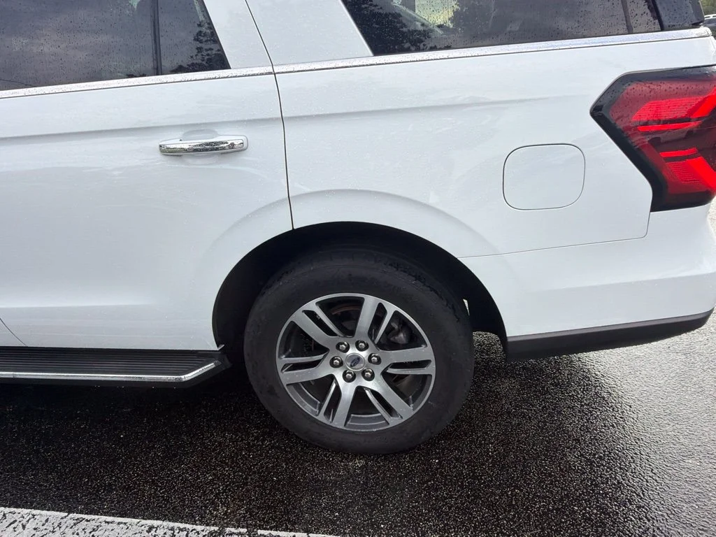 Used 2022 White Ford Limited image 16