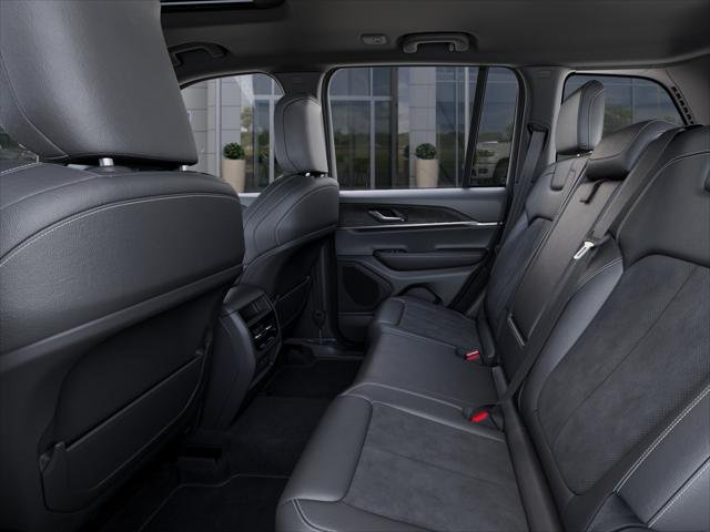 New 2026 Diamond Black Crystal Pearlcoat Jeep Laredo image 23