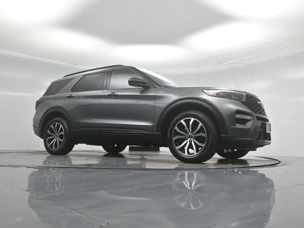 Certified Used 2022 Gray Ford ST-Line image 50