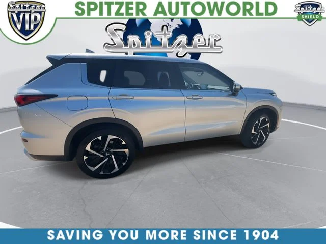 Used 2024 Silver Mitsubishi SE image 10