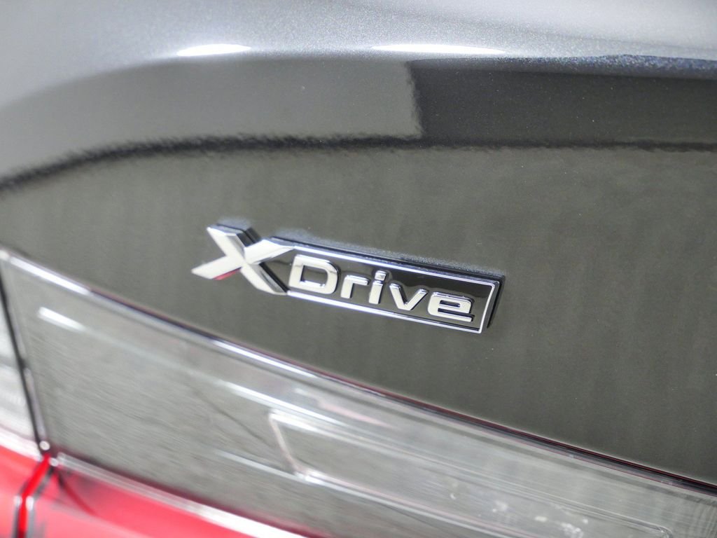 New 2026 Black Sapphire Metallic BMW 330i xDrive image 13