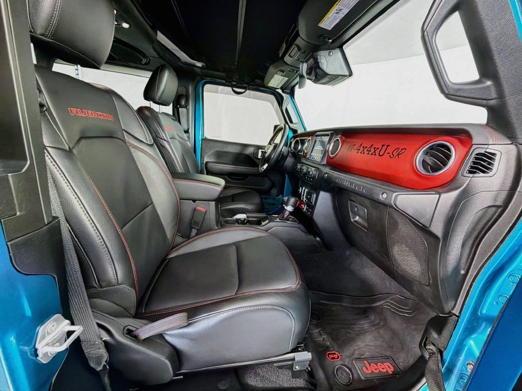 Used 2020  Jeep Rubicon image 27