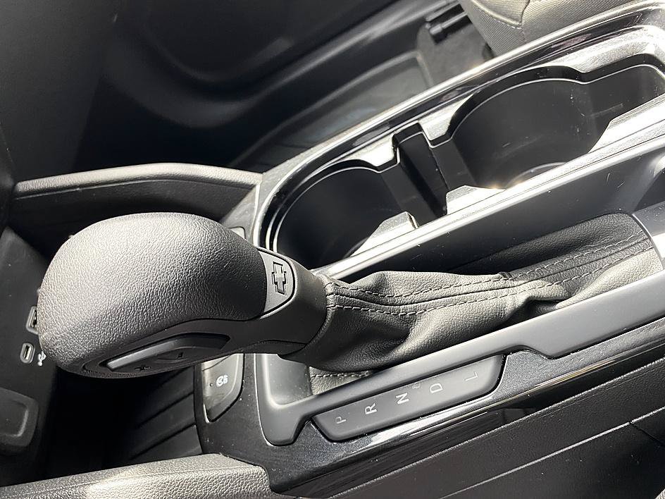 Used 2022 Mosaic Black Metallic Chevrolet LT image 21