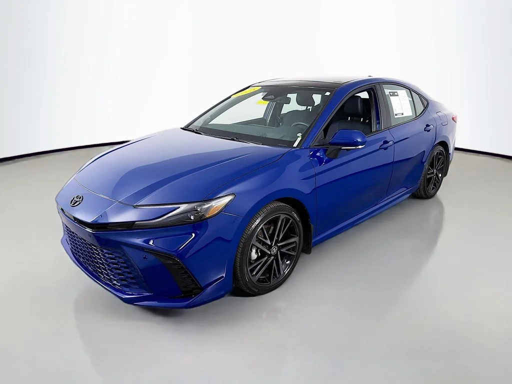 Used 2025 Reservoir Blue Toyota XSE image 3