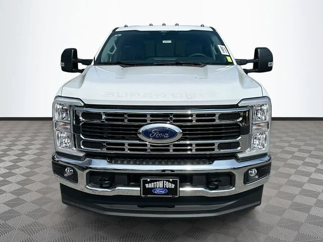 New 2026 Oxford White Ford XL image 2