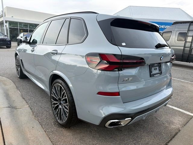 Used 2026 Gray BMW sDrive40i image 5