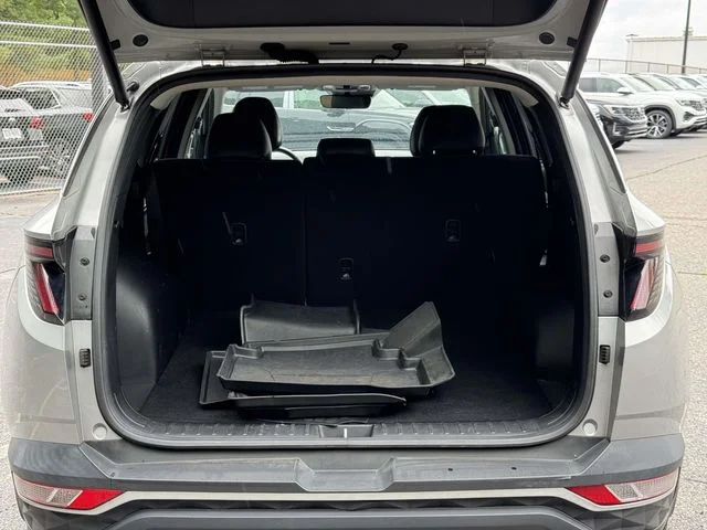 Used 2023 Silver Hyundai SEL image 29