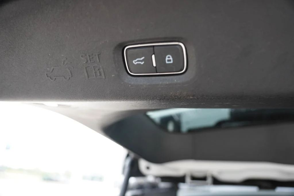 Used 2025 Silver Ford Platinum image 25