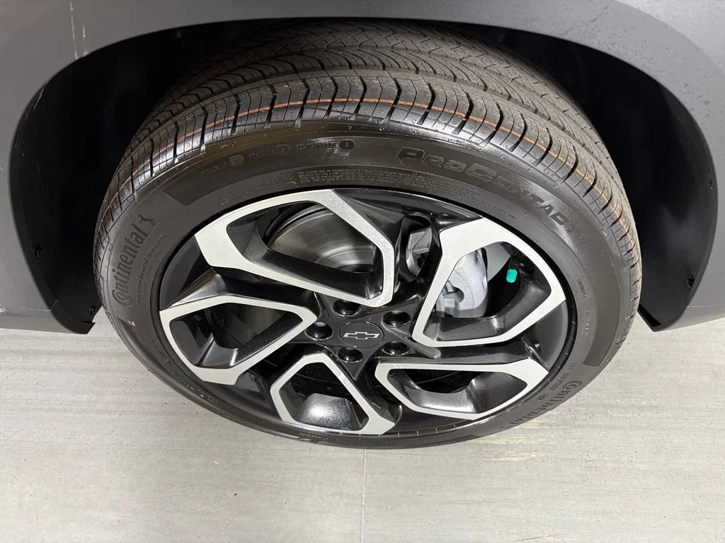 New 2026 Sterling Gray Metallic Chevrolet 2RS image 12