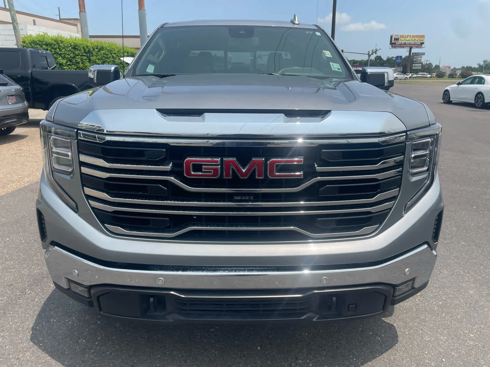 Used 2025 Sterling Metallic GMC SLT image 4