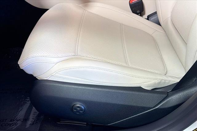 New 2026 Polar White Mercedes-Benz C 300 image 47