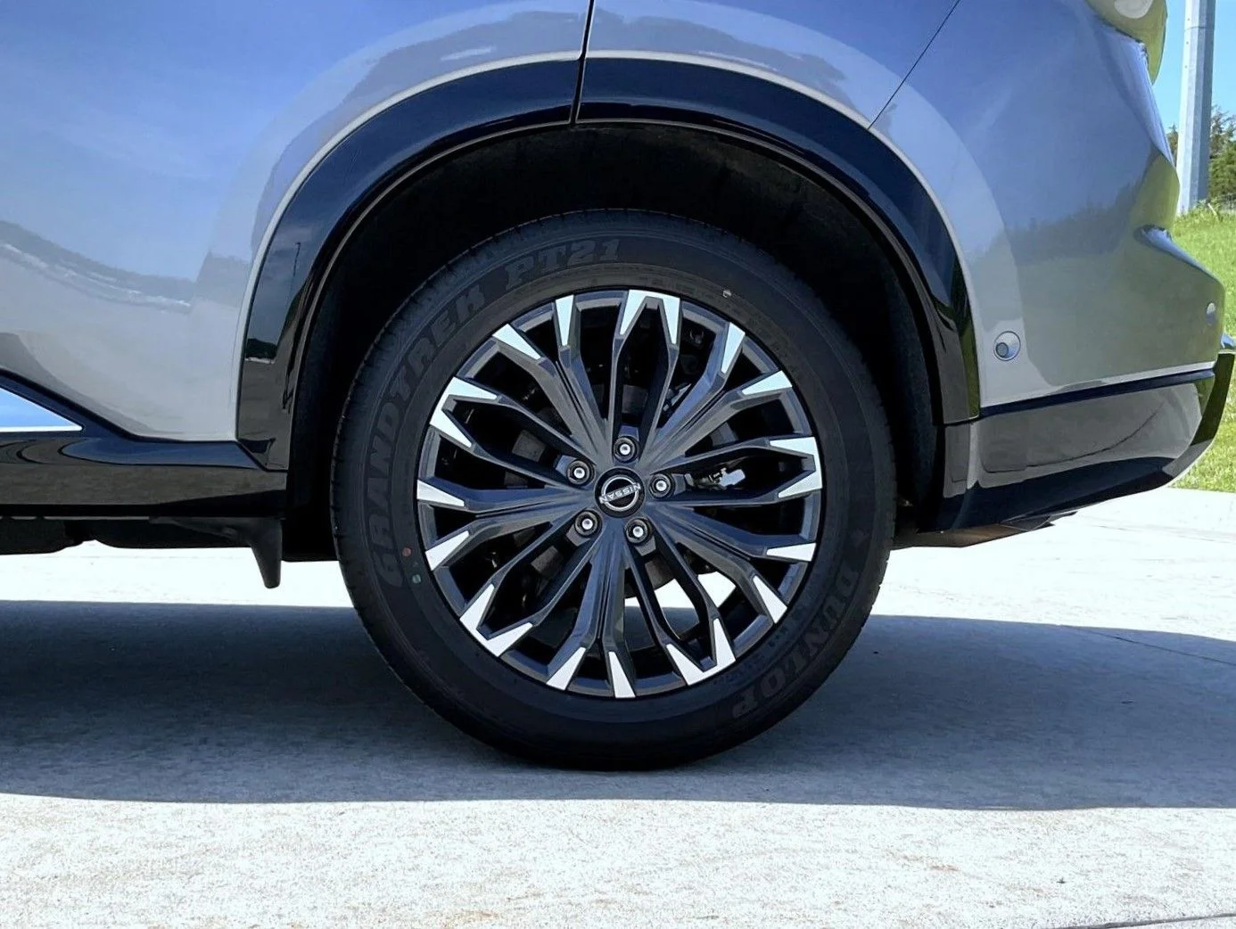 Used 2026 Gray Nissan Platinum image 23