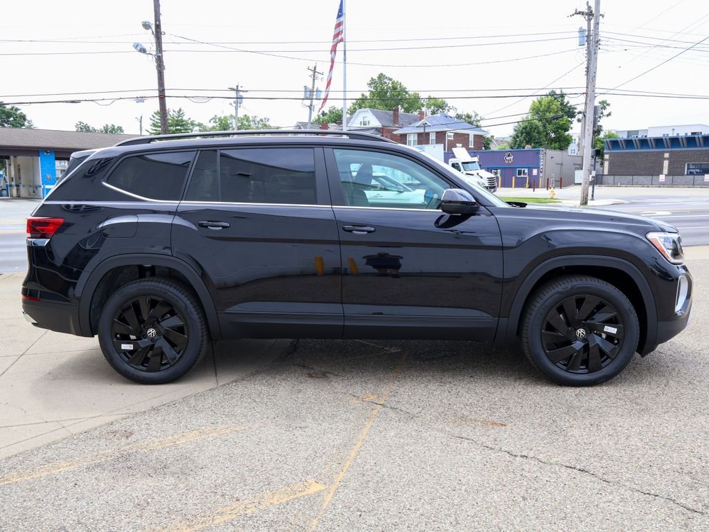 New 2026 Black Volkswagen 2.0T SE w/Technology image 6