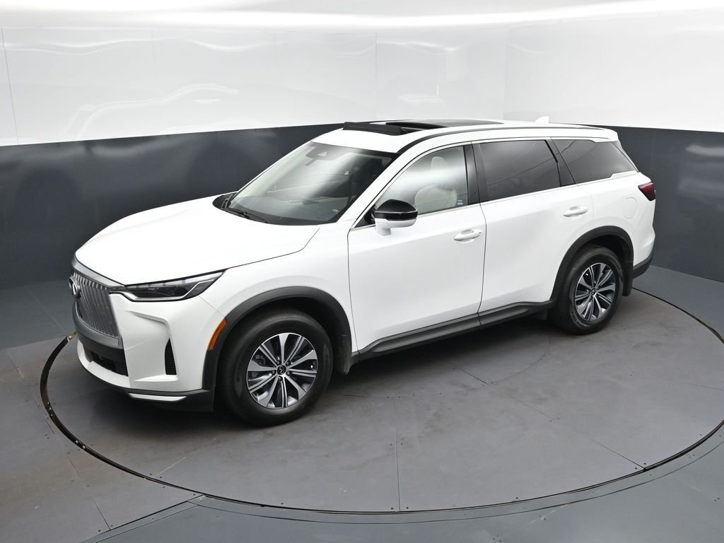 Certified Used 2026 White INFINITI PURE image 32