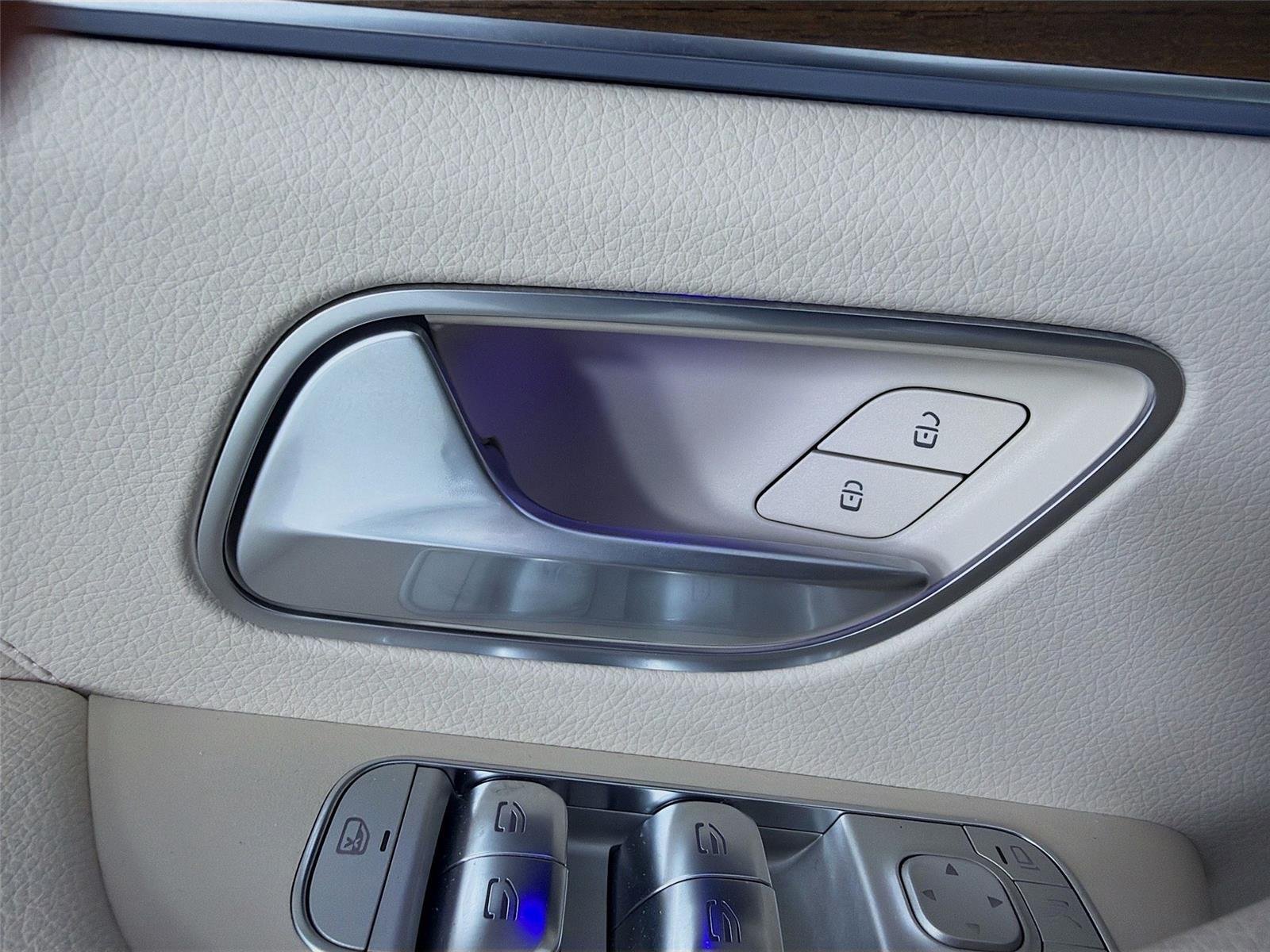 Used 2025 Cirrus Silver Metallic Mercedes-Benz GLE 350 image 8