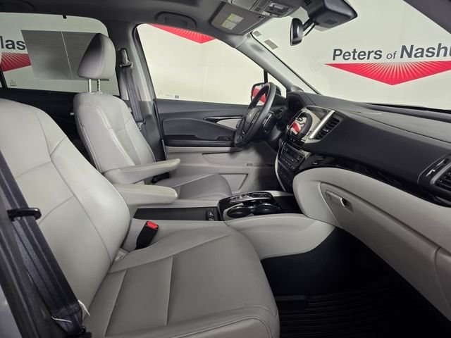 Certified Used 2017 White Diamond Pearl Honda Touring image 2