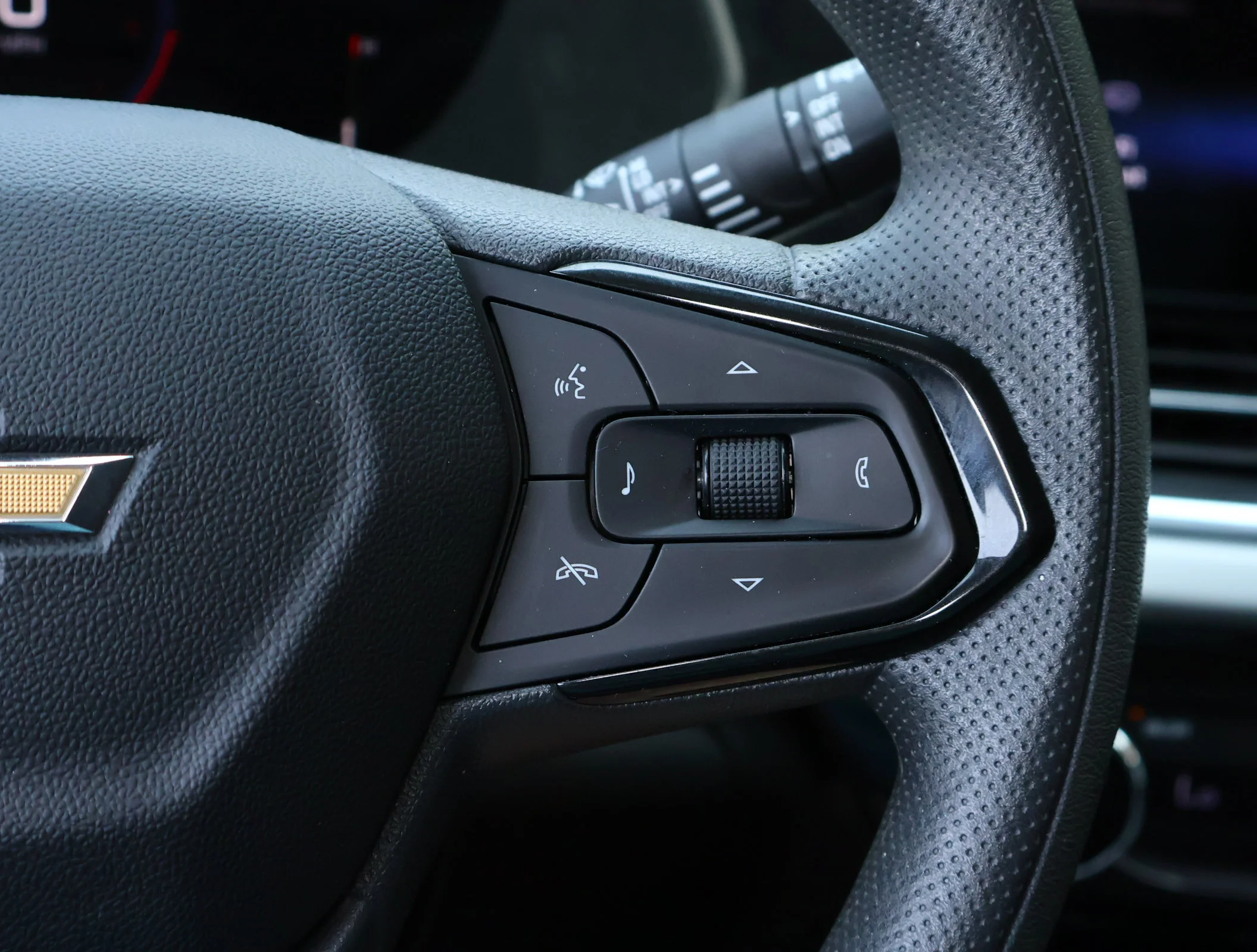 Used 2025 Sterling Gray Metallic Chevrolet LT image 12