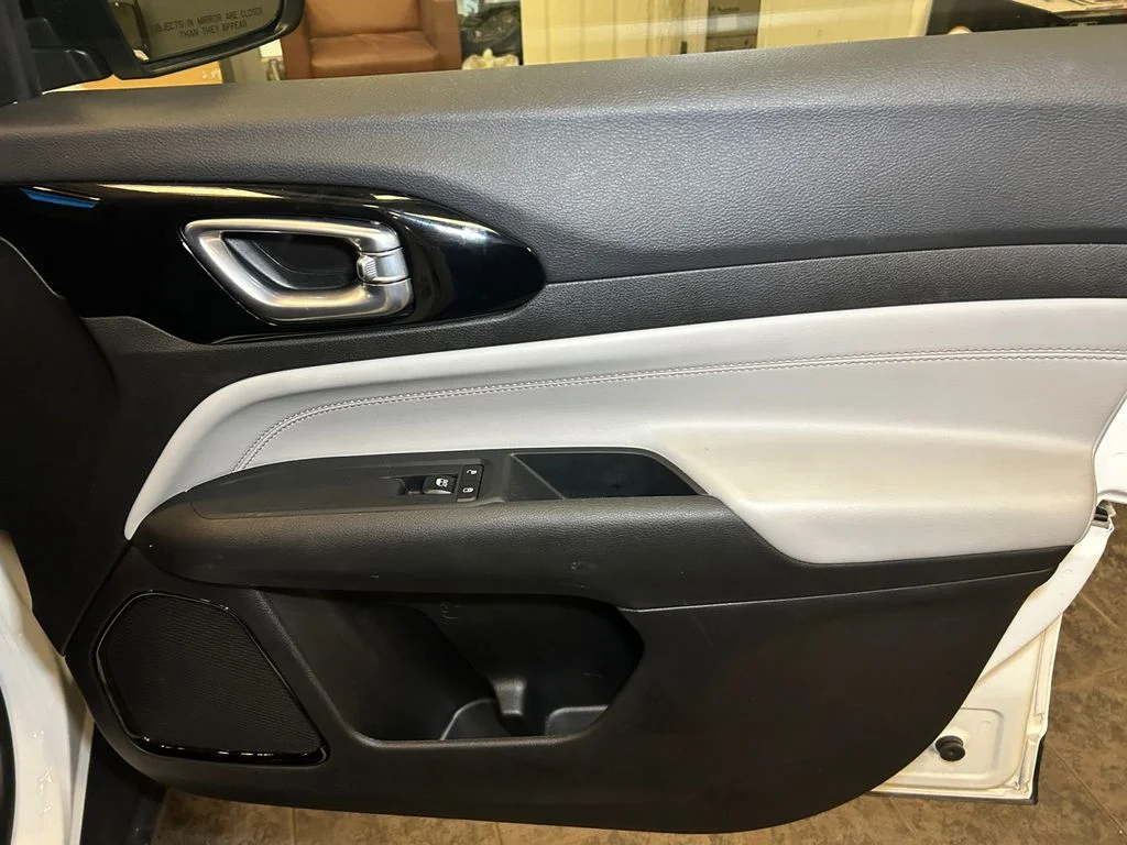 Used 2025 Bright White Jeep Limited image 17