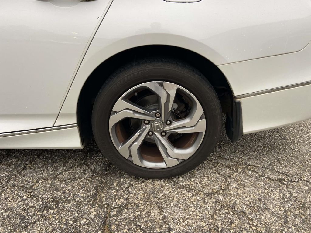 Used 2018  Honda EX image 9