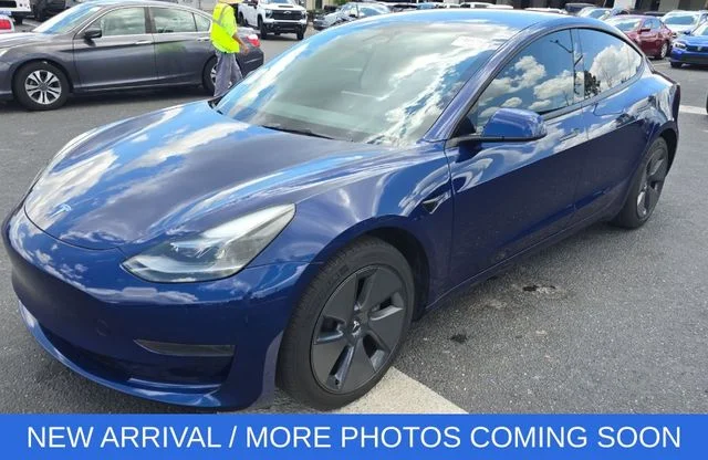 2023 Tesla Model 3 -'s photo