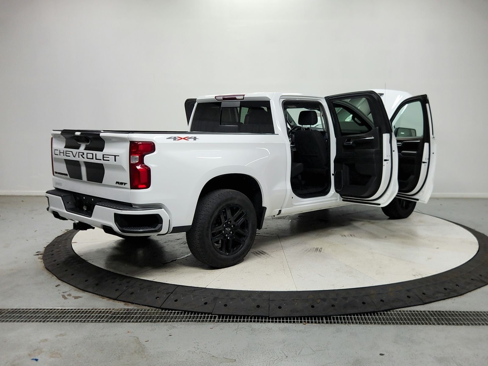 Used 2023 Summit White Chevrolet RST image 16